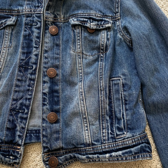 American Eagle Cropped Jean Jacket Dark Wash - Picture 4 of 7